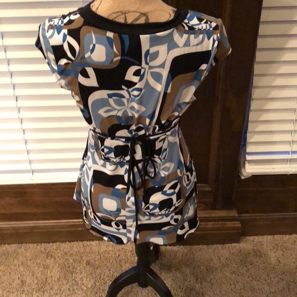 B Works short sleeve Blouse Size Large - Picture 2 of 3